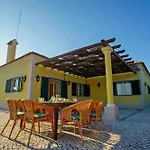 Дом отдыха Rocha's House -